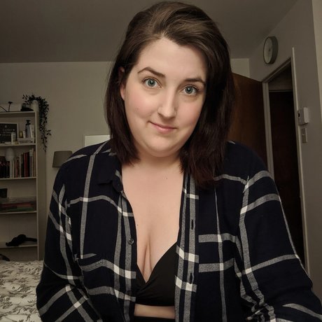 Rosie Peach hot star pic