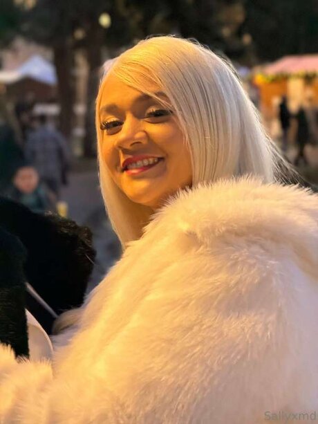 FREE LESBIAN D MME SQ RTER_ porn model pic