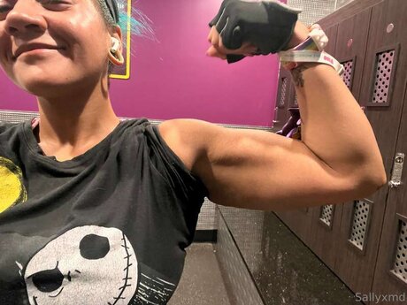 FREE LESBIAN D MME SQ RTER_ model art galleries