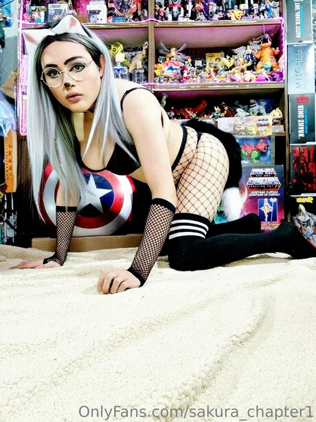 Waifu Karen Sakura exclusive actress gallery