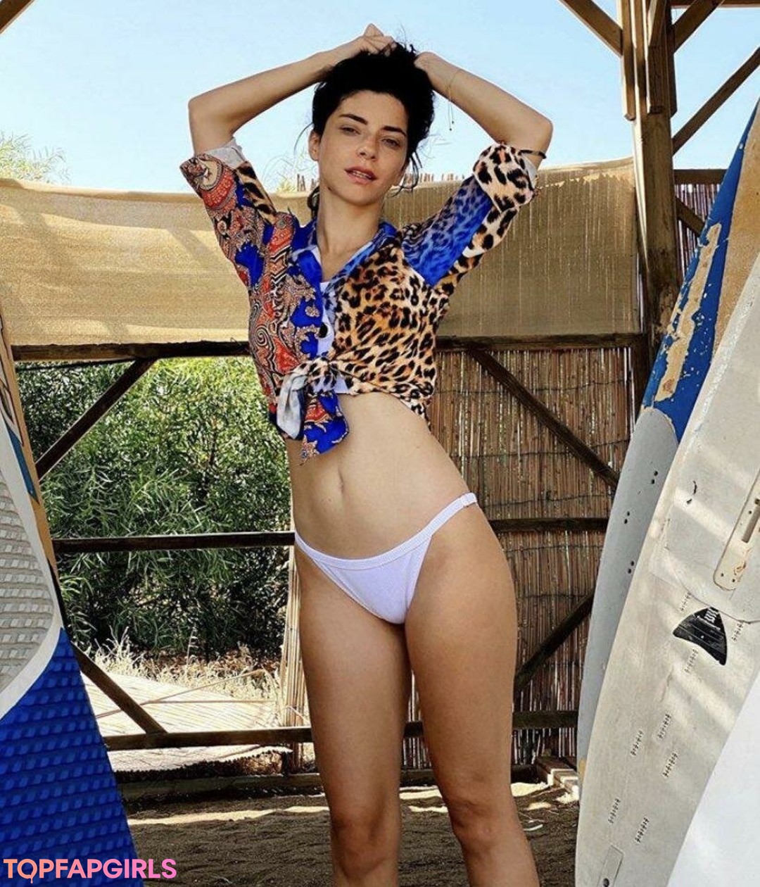 Merve Bolugur free pornstar pics