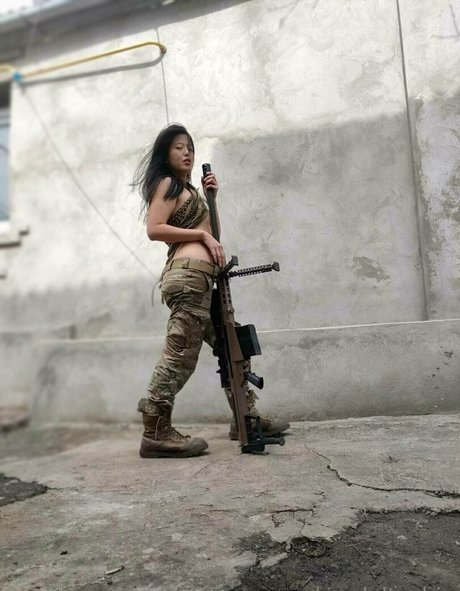 college slut onlyfans hd pic