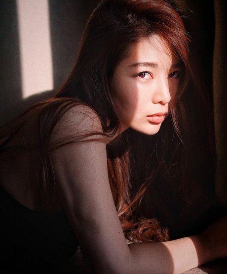 rikakodesu naked model picture