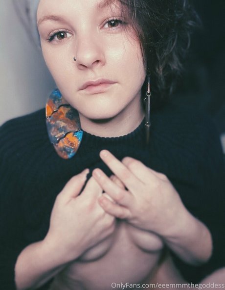 eeemmmthegoddess naked actress pic