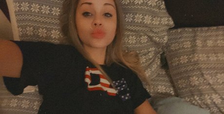 sassysloth nude actress image