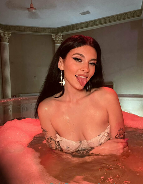 leahjamesxo xxx model img