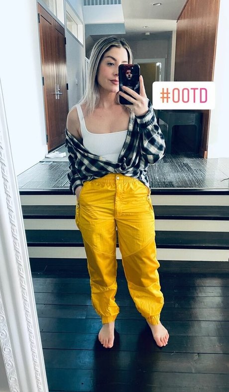 bodybuilder male onlyfans sexy photo