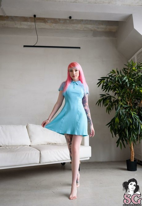 Hellyrite pretty model photo