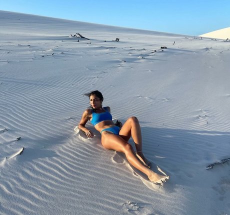 lucielebrn pornstar erotic image