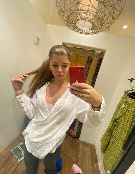 tsindicapremium naked model img