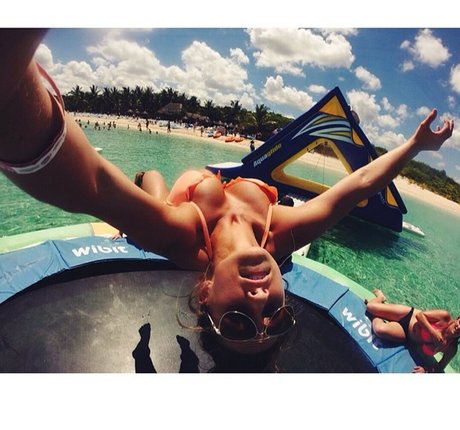 Taylor Altom erotic star pic