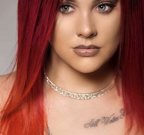 gloryhole girls onlyfans beautiful archive