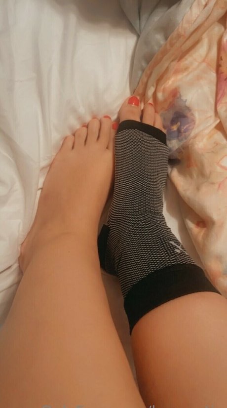 Loowcutie model sexy photo