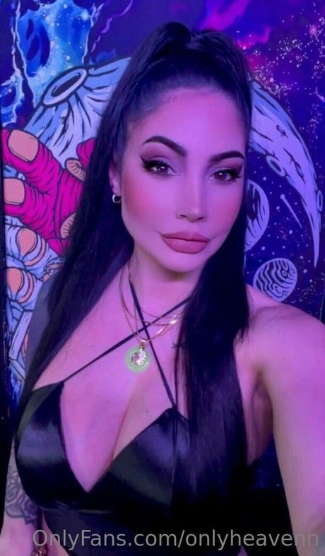 onlyheavenn pornographic actress photo