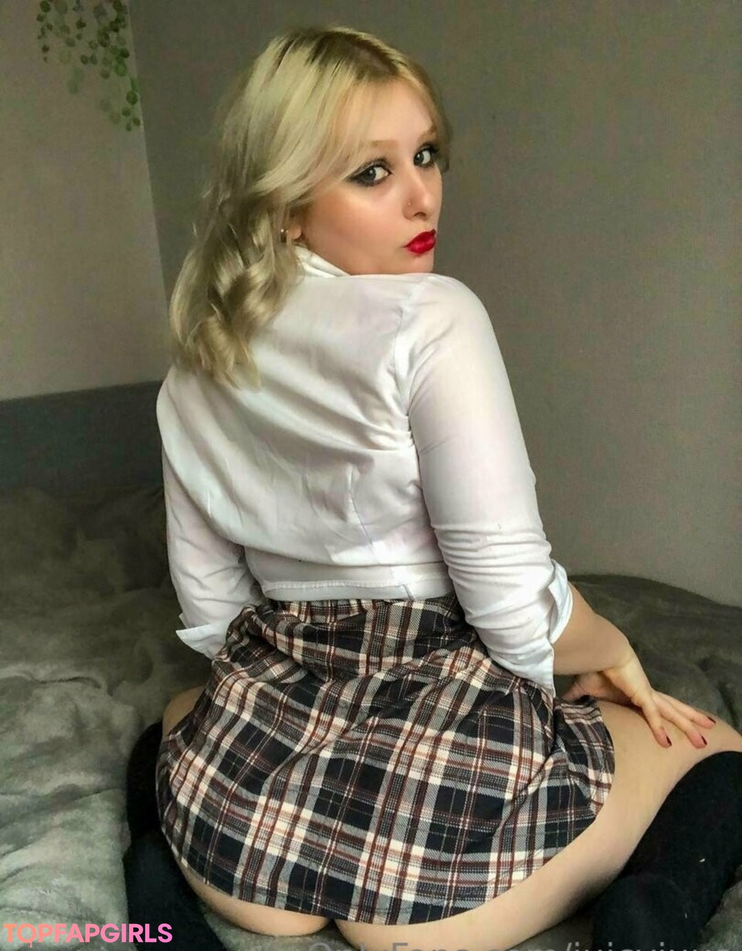 juicyjuus model sexy pics
