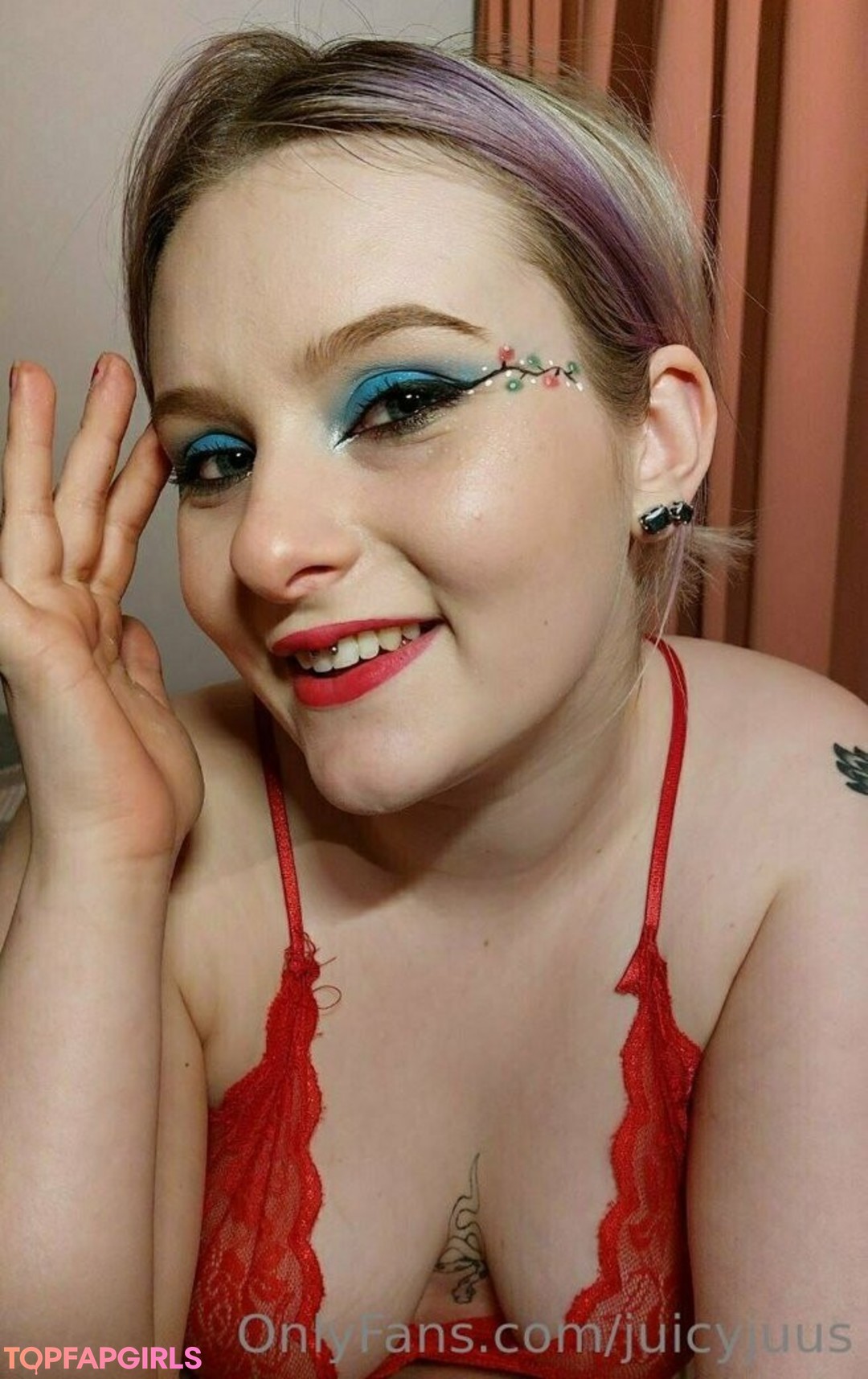 tattooed redhead onlyfans hot sexy photos