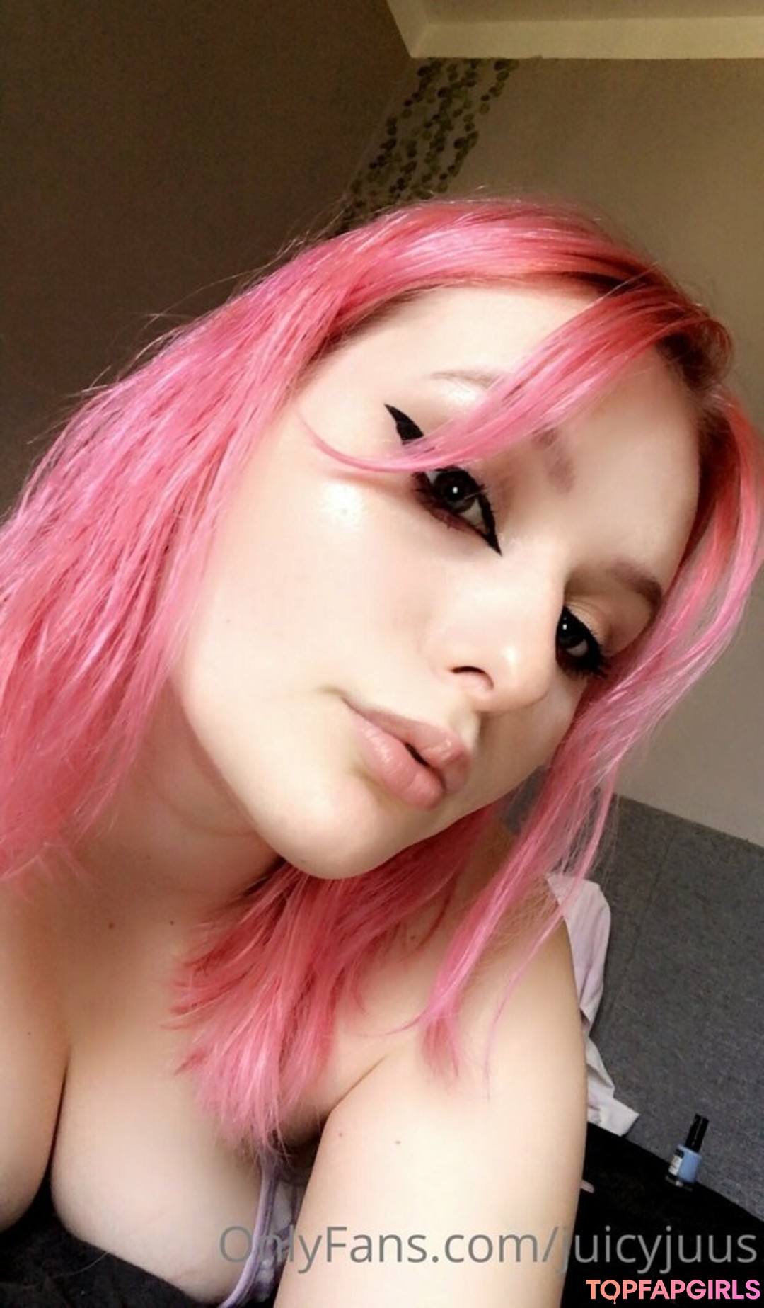 juicyjuus nude model img