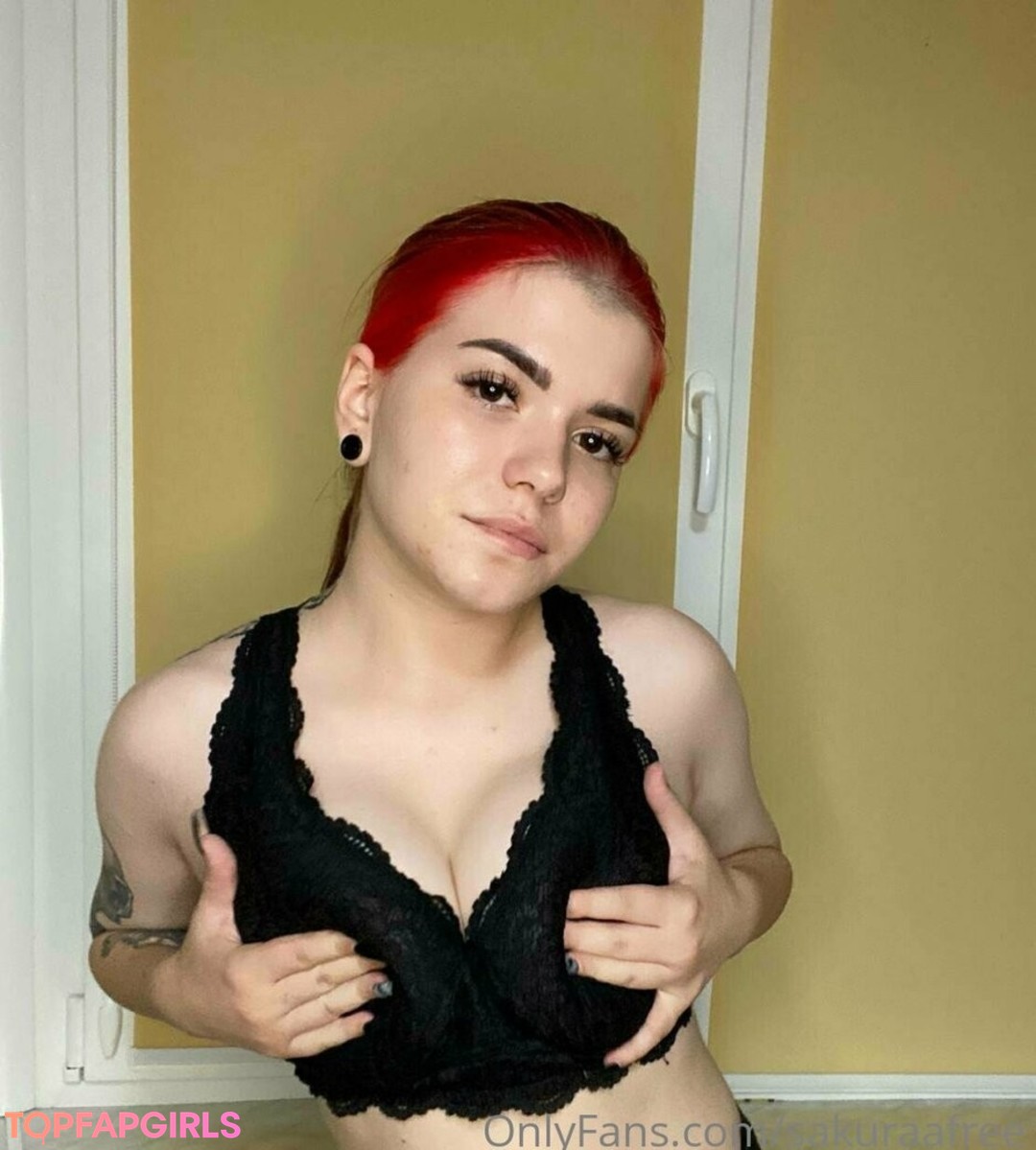 sakuraafree naked pornstar pics