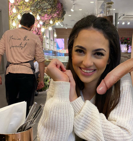 Miaxmon pornstar exclusive picture