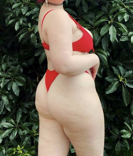 milabloomoo naked model images