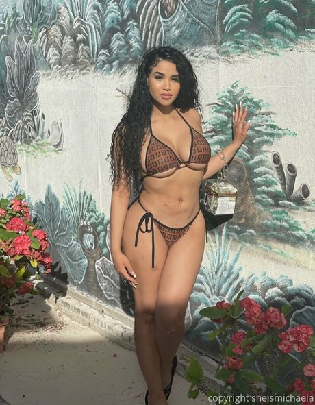 sheismichaela model art pics