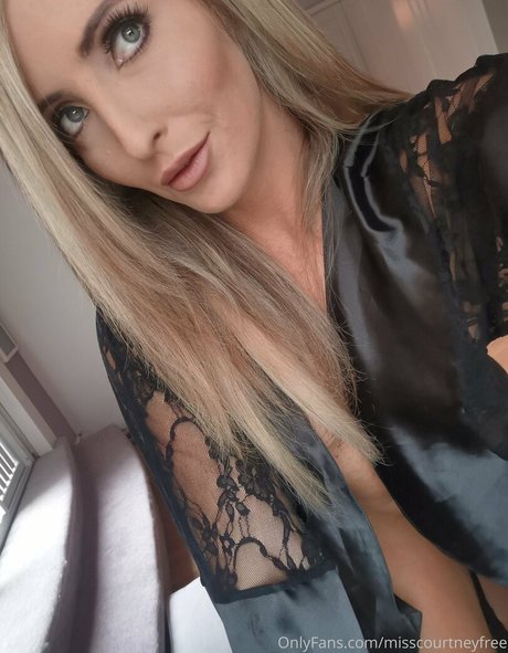 misscourtneyfree top profile image