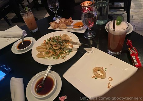 bigbootytechnerd star xxx image