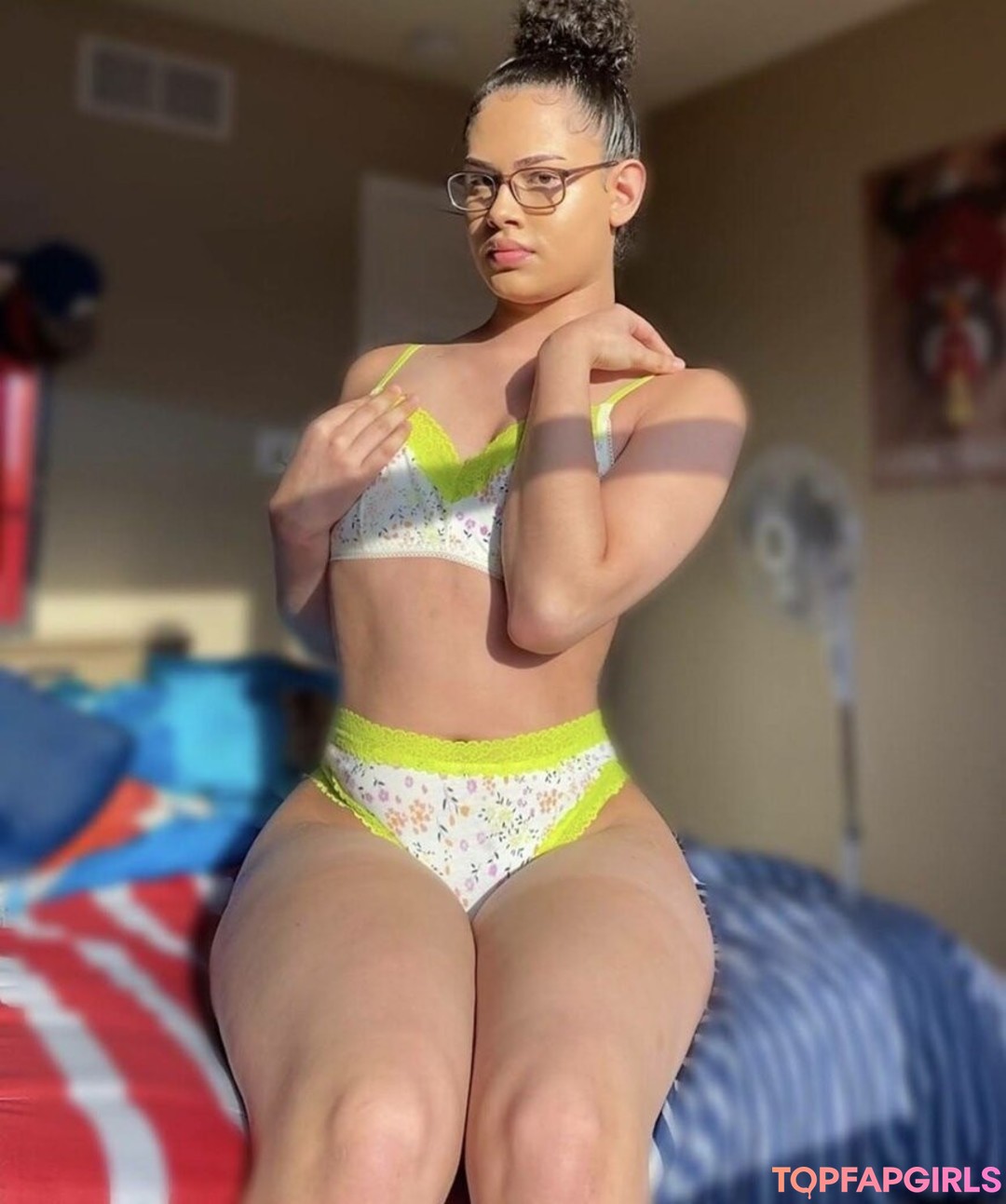 Thick Diamond model naked pictures