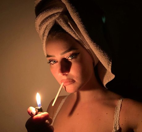 Effy Palarya star art pic