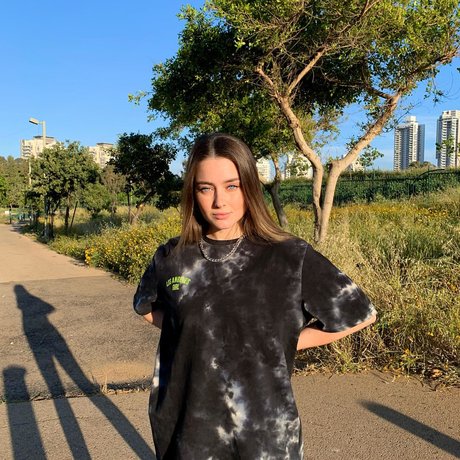 Effy Palarya adult model picture