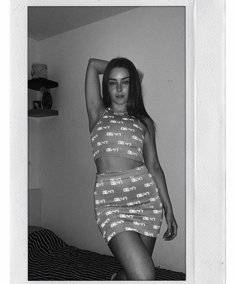 Effy Palarya sexy actress pictures