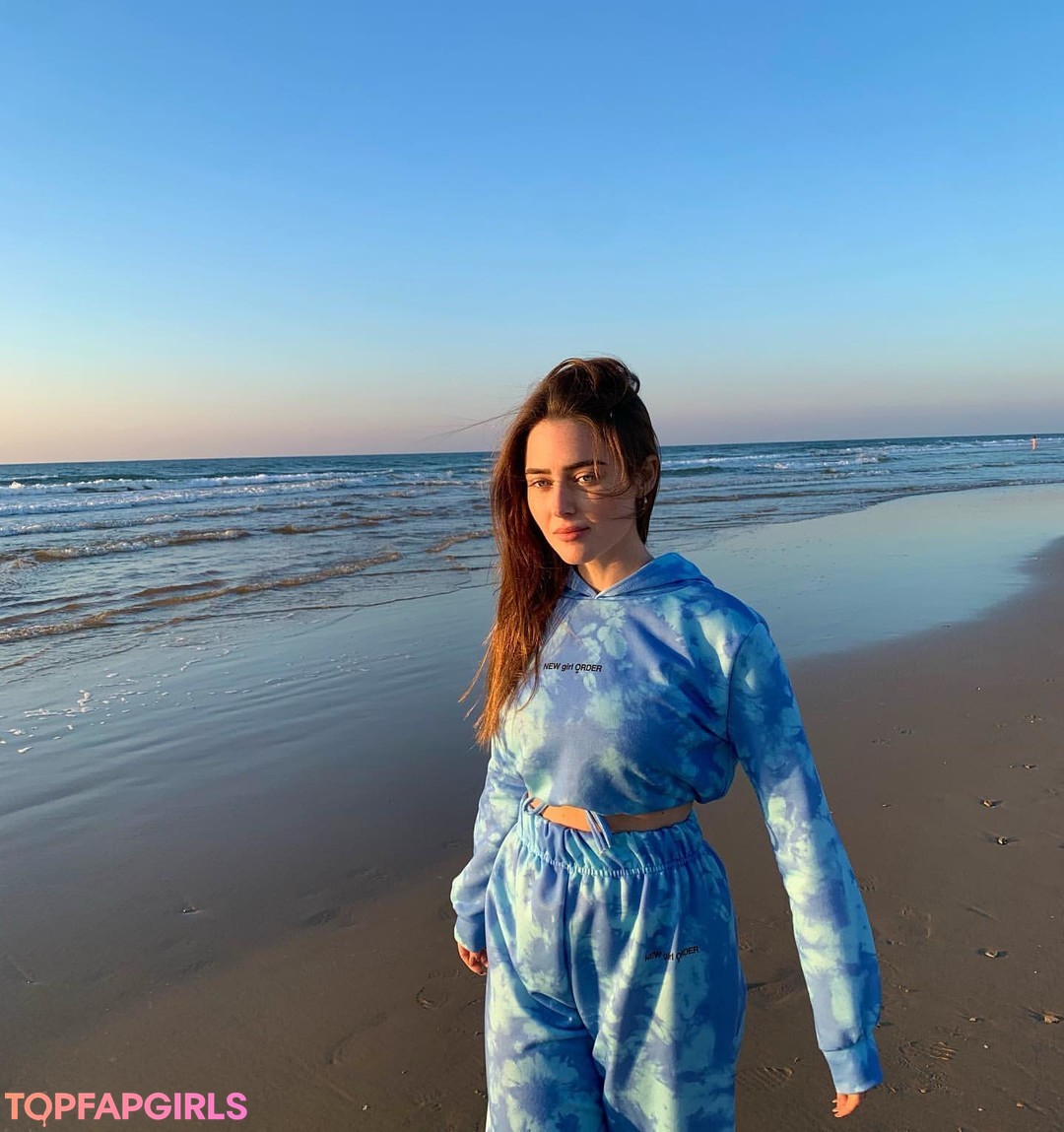 Effy Palarya model free gallery