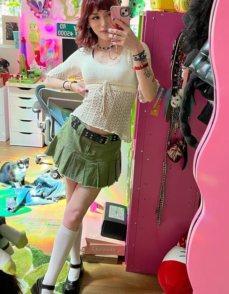 Kailee Morgue xxx model pics