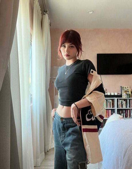 Kailee Morgue adult model archive