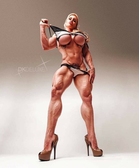 Marina Putziger adult model img