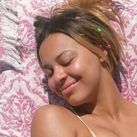 Nia Sioux best pornstar pic