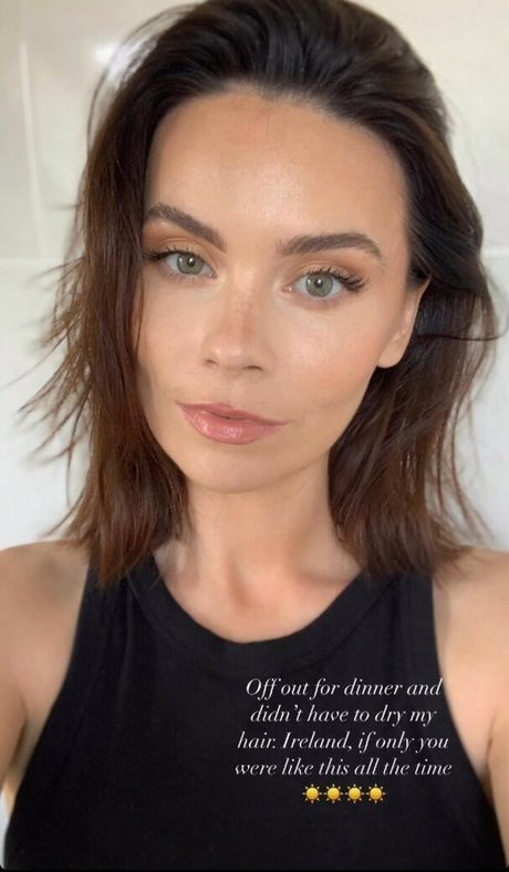 Mairead Carlin erotic model pic