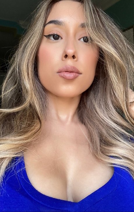 Crys ASMR high quality star picture