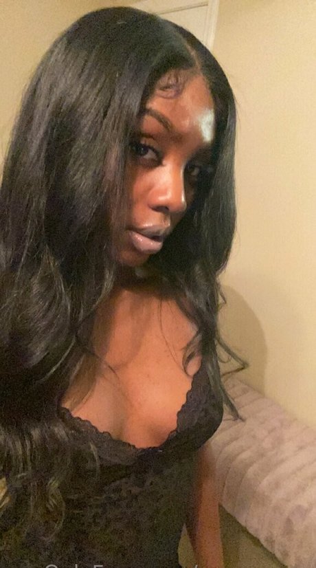 onyxxxxxx model adult images