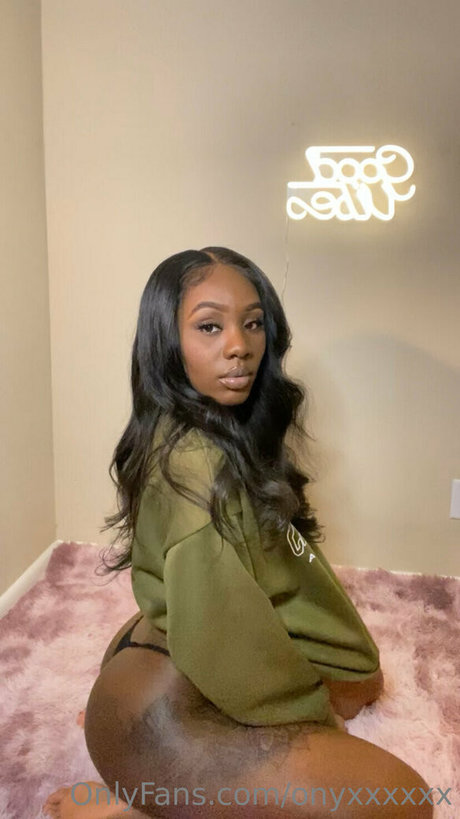 onyxxxxxx free model pic