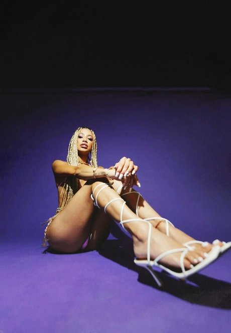 black female onlyfans top img