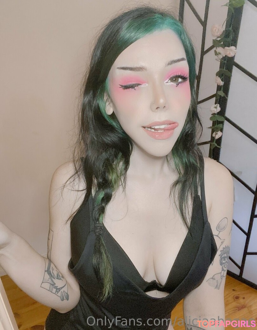 pussy spreading onlyfans nice img