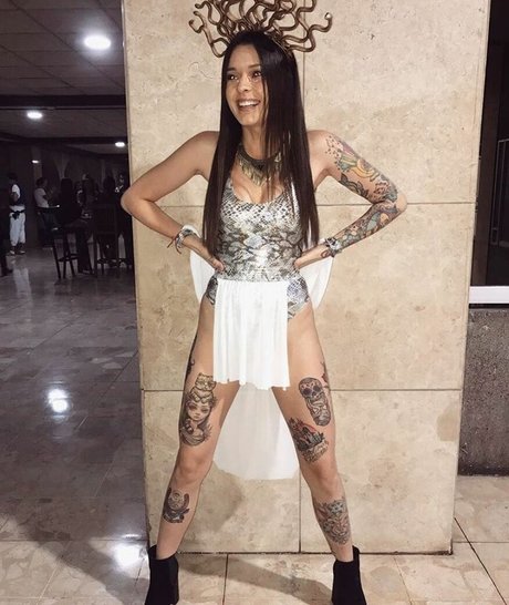 janadeoliveira_ perfect model image