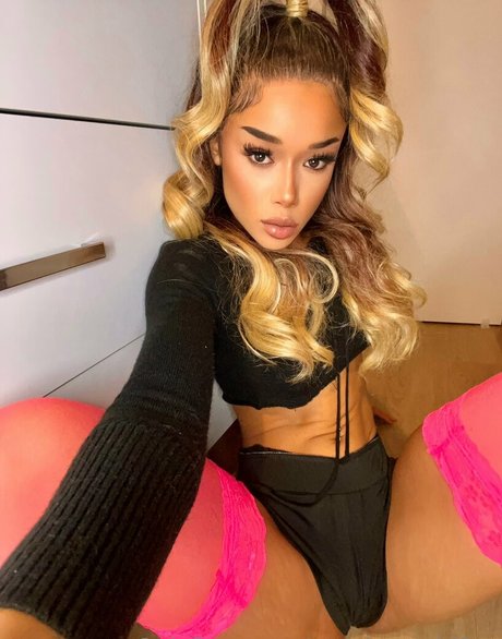 xxxshapeshifter pornographic model photo