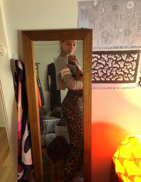 chippiechipsbimbo art actress gallery