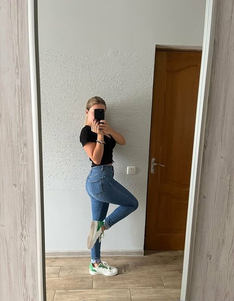 lucky ashley actress images