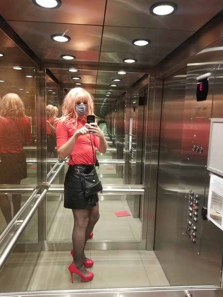 Sissy Jasmine nude star pictures