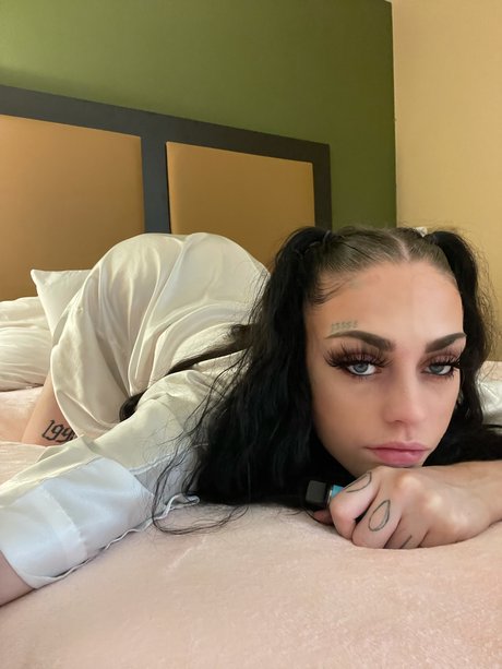 Talia Bands_ erotic model pics