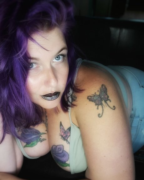 Savannah SugarSkull pretty actress photo