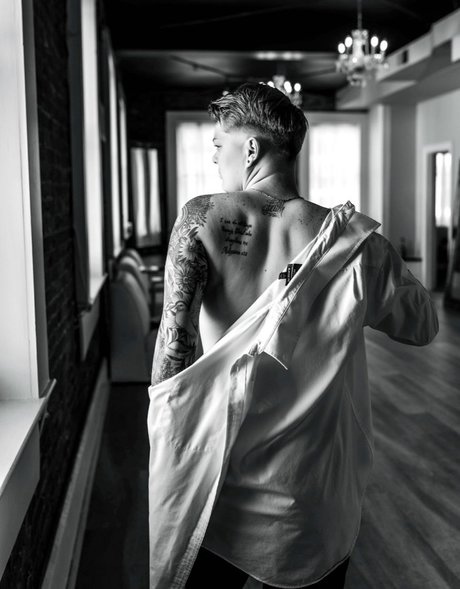 Alishaa0125 pornstar naked image